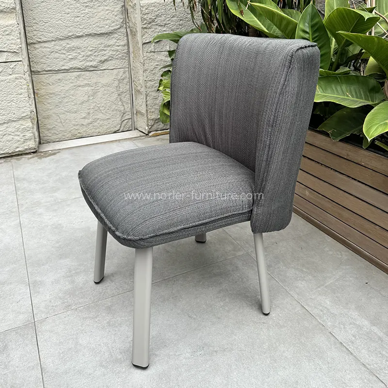 Отворени квадратни столни столни балкон