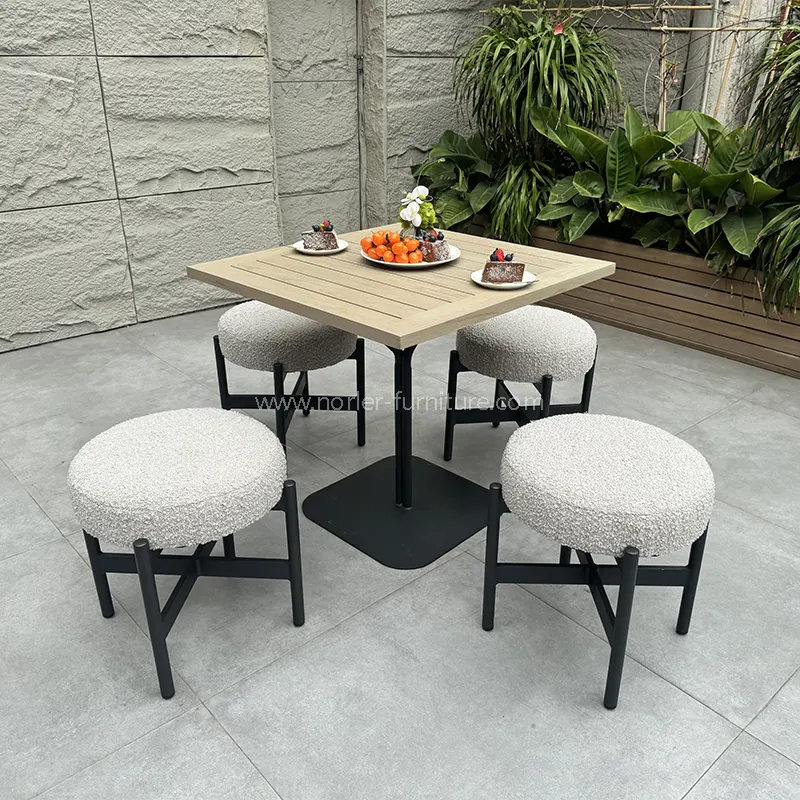 Отворени квадратни столни столни балкон