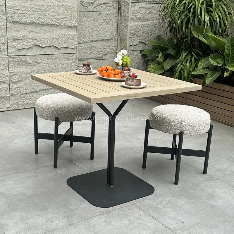 Отворени квадратни столни столни балкон